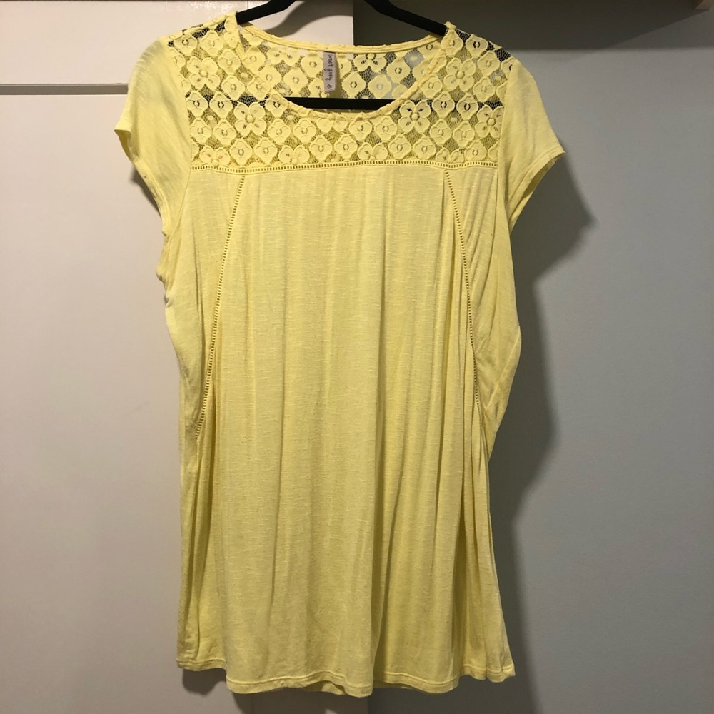 Gorgeous Vibrant Yellow Top Women’s Medium